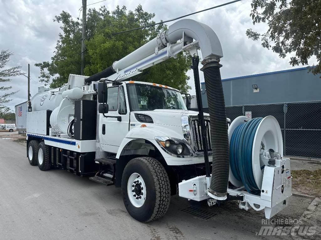 International 7500 Slamsugningsbil
