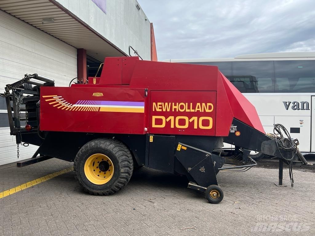 New Holland D 1010 Fyrkantspressar