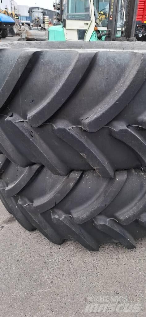 Firestone 540/65R_34 Däck, hjul och fälgar
