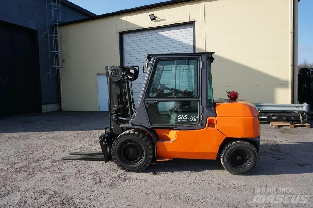 Toyota 42-7FD40 Dieselmotviktstruckar