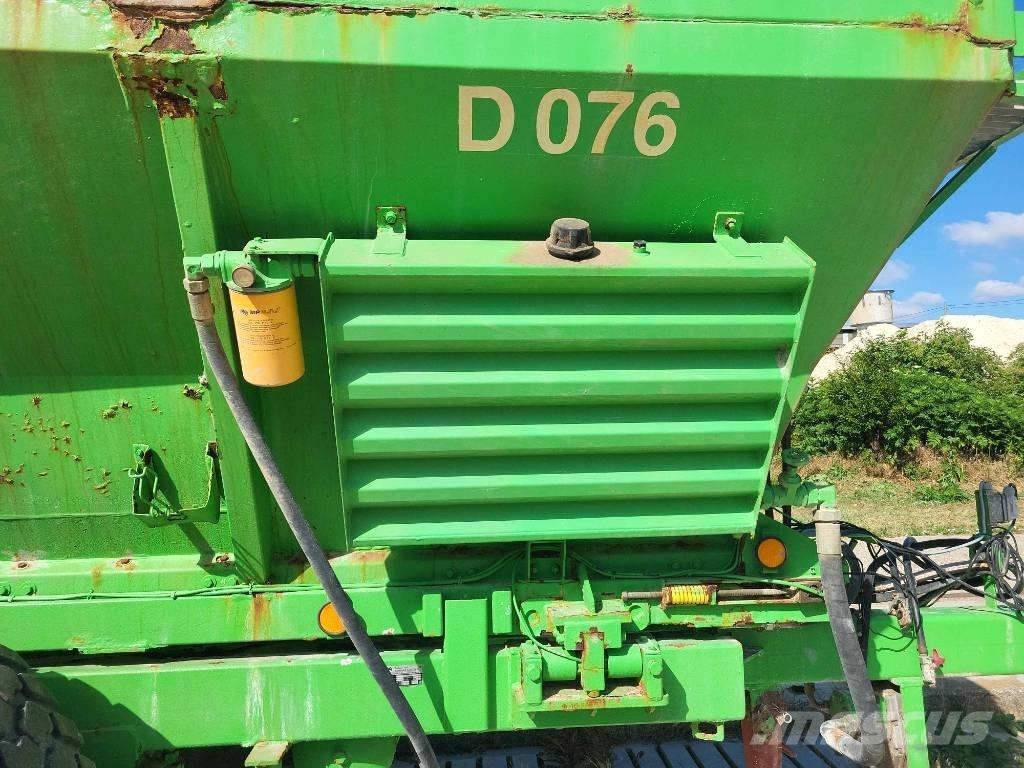  Güstrower D 076 Mineralgödselspridare
