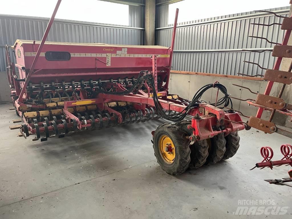 Väderstad Rapid400C Kombisåmaskiner