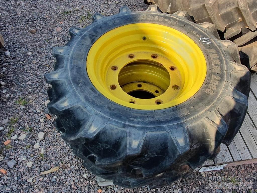 BKT 250/80-16 x2 Däck, hjul och fälgar
