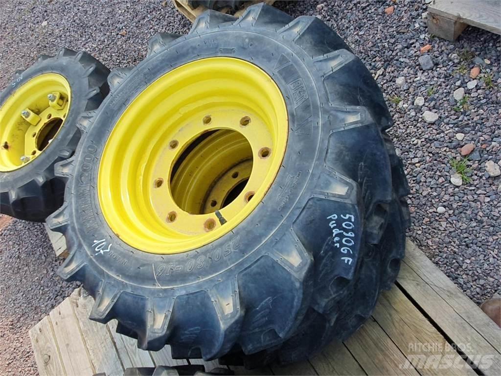 BKT 250/80-16 x2 Däck, hjul och fälgar