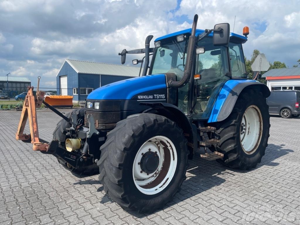 New Holland TS 115 Traktorer