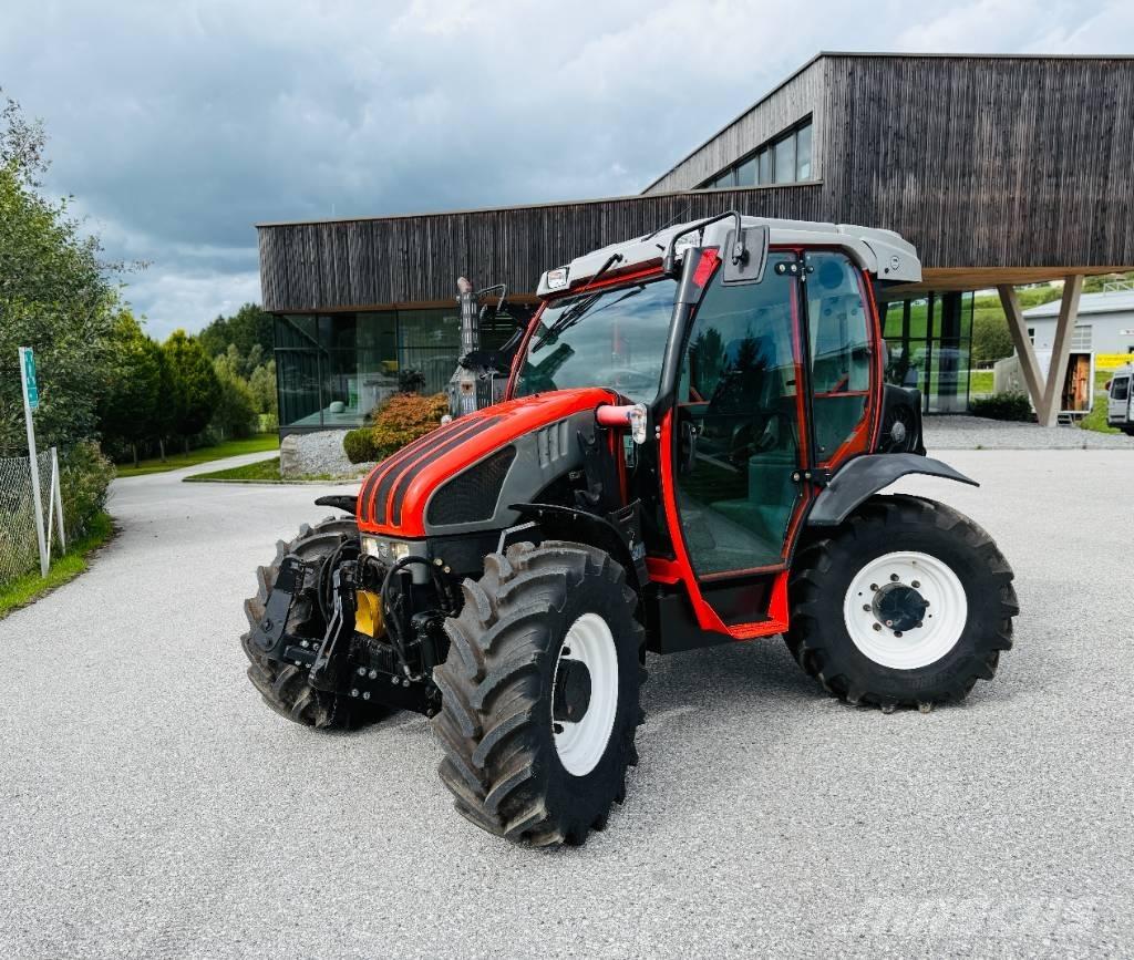 Reform Mounty 100V Traktorer