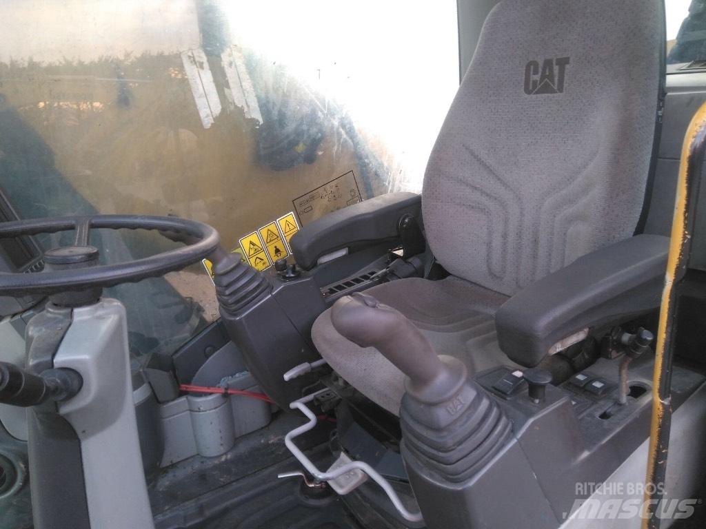 CAT M 322D MH Avfalls / industri hantering