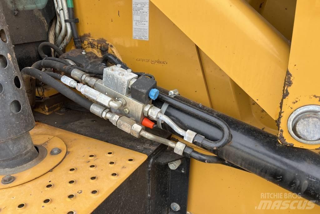 CAT 432 F2 Grävlastare