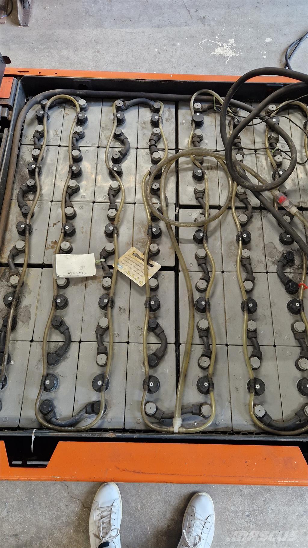 Toyota 7FBMF30 Elmotviktstruckar