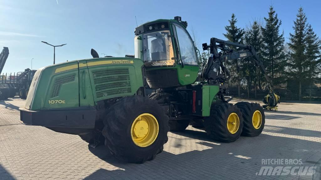 John Deere 1070 E Skördare