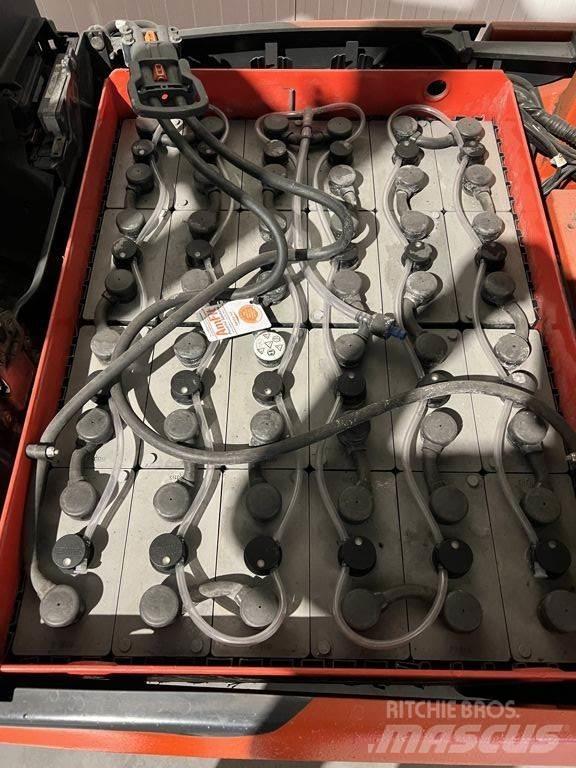 Linde E18-02 Elmotviktstruckar