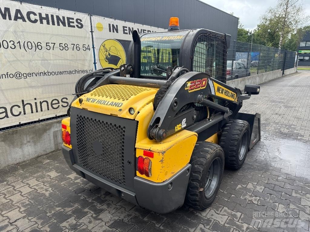 New Holland L220 Kompaktlastare