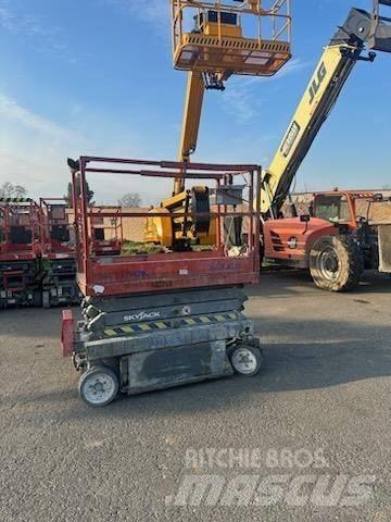 SkyJack SJIII3219 Saxliftar