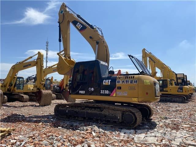 CAT 323D Bandgrävare