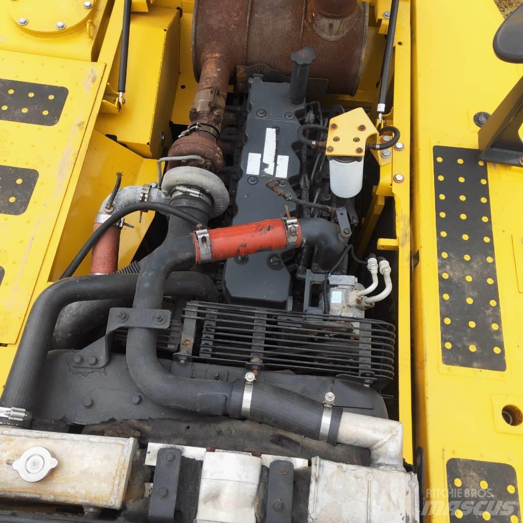 Komatsu PC200-8 Bandgrävare