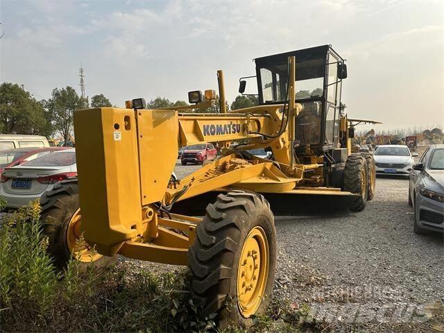 Komatsu GD655 Väghyvlar