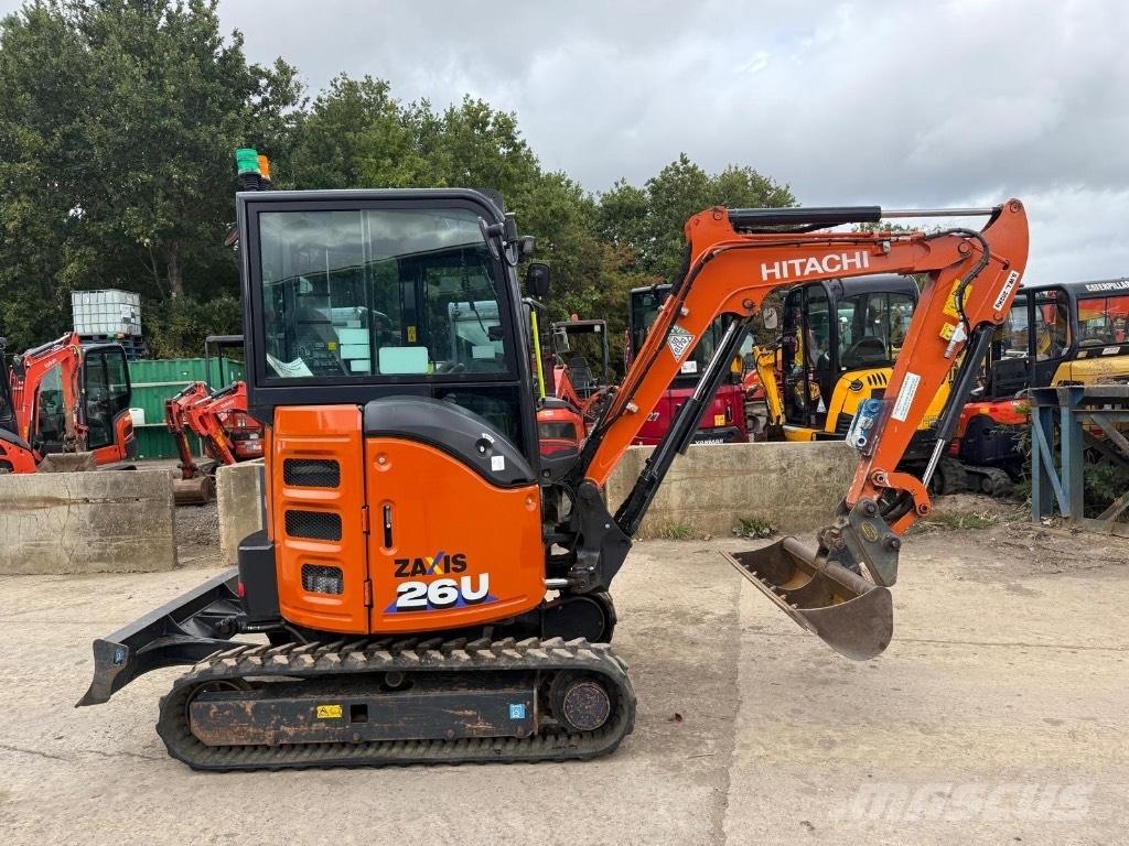 Hitachi ZX 26 U-6 CR Minigrävare < 7t