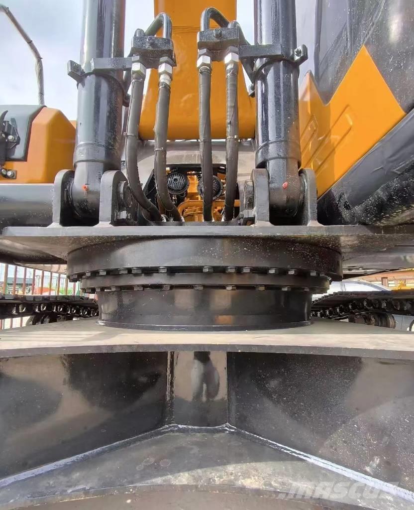 Sany SY 215 Bandgrävare