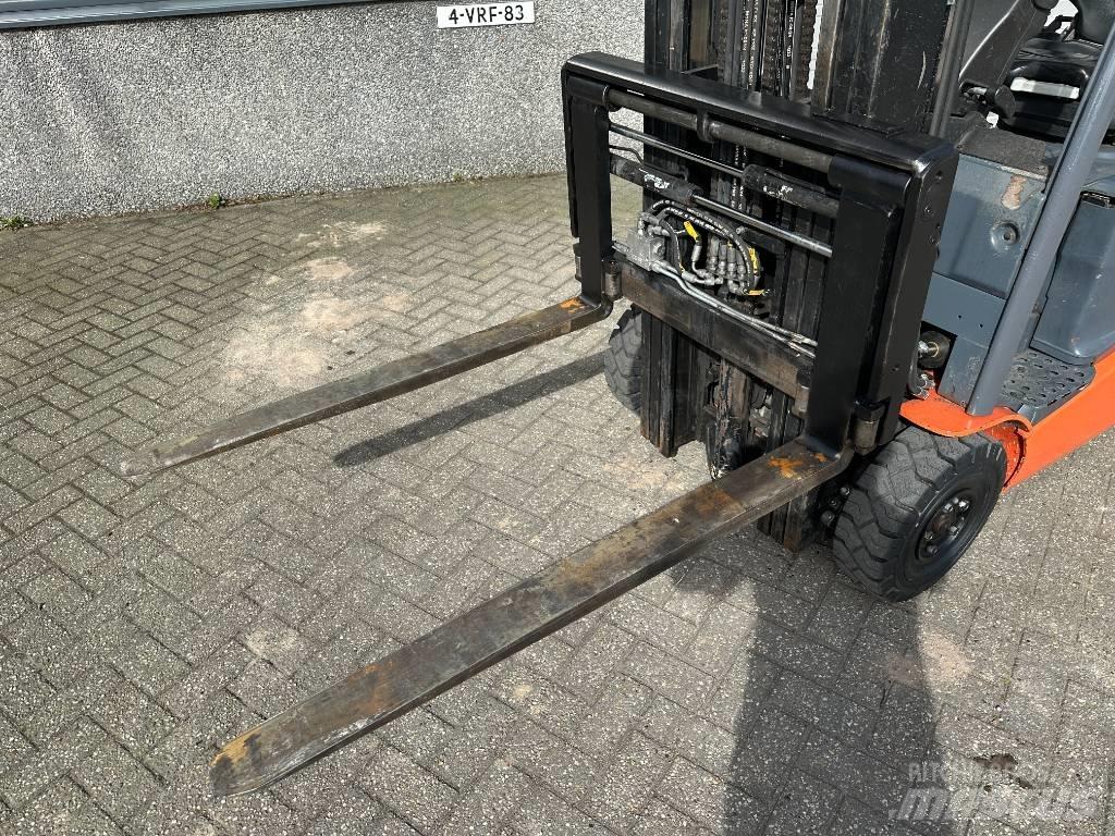 Toyota 8 FBEK 16 T Elmotviktstruckar