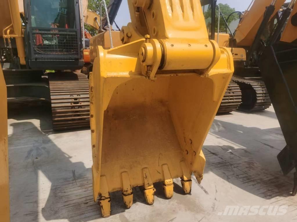 Komatsu PC 200-8 Bandgrävare