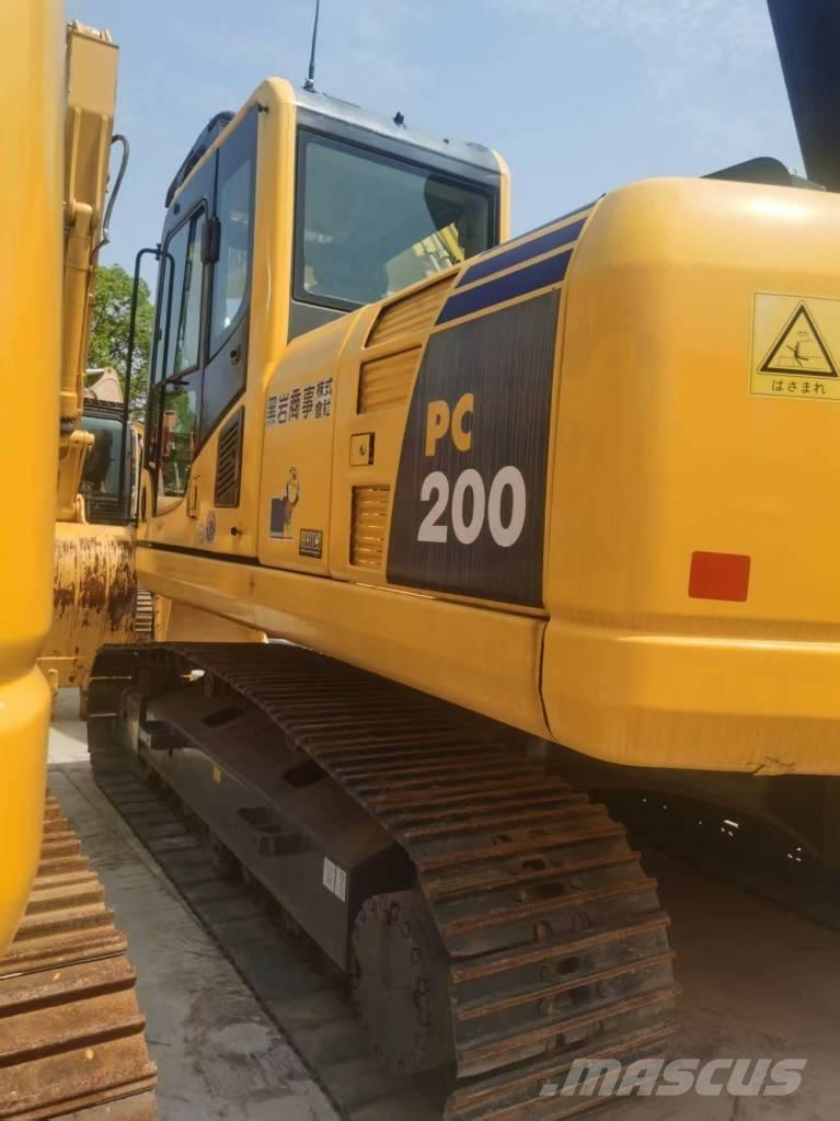 Komatsu PC 200-8 Bandgrävare