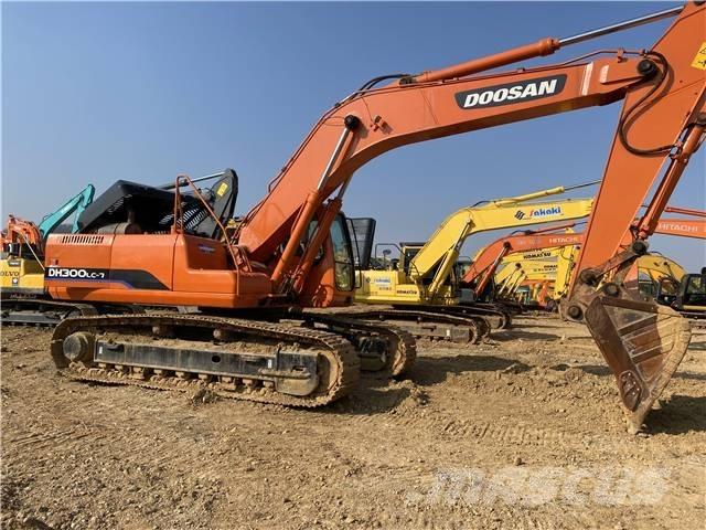 Doosan DH 300 Bandgrävare
