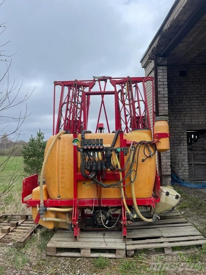 Junkkari 1300/4 Monterade sprutor