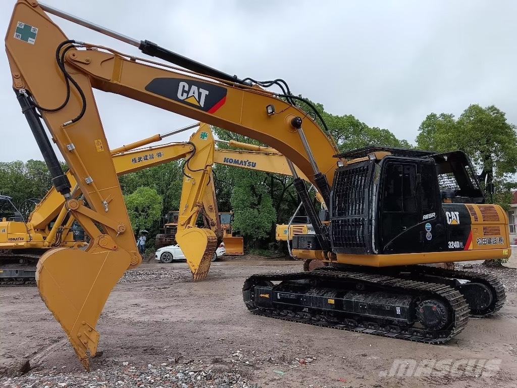 CAT 324 D L Bandgrävare