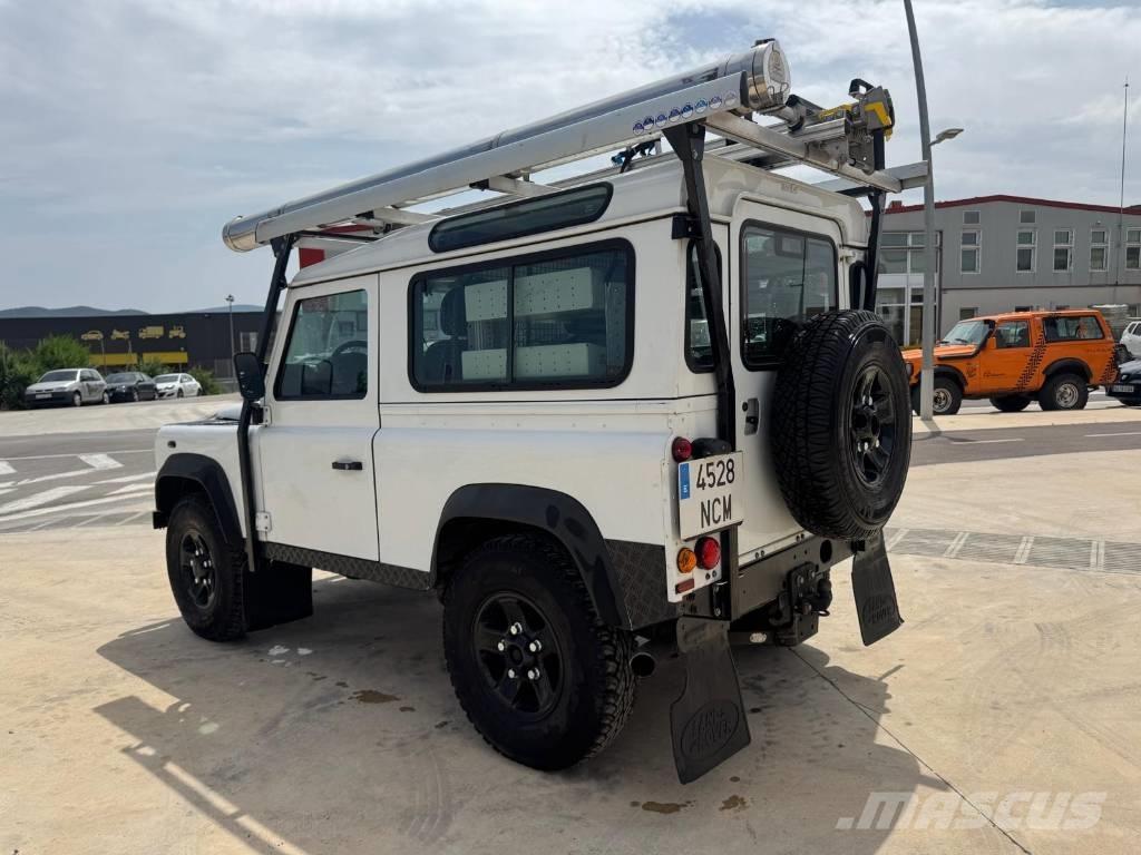 Land Rover Defender Personbilar