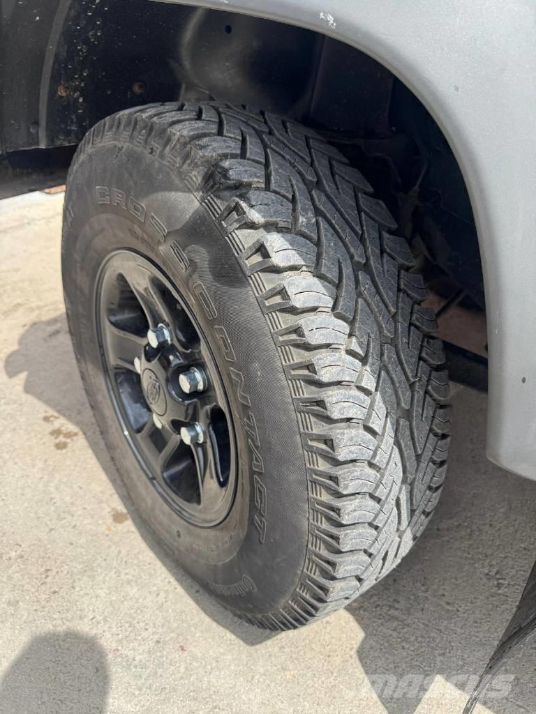 Land Rover Defender Personbilar