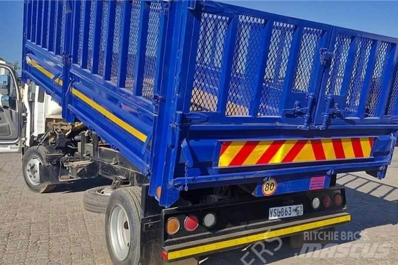Isuzu NQR500 Övriga bilar