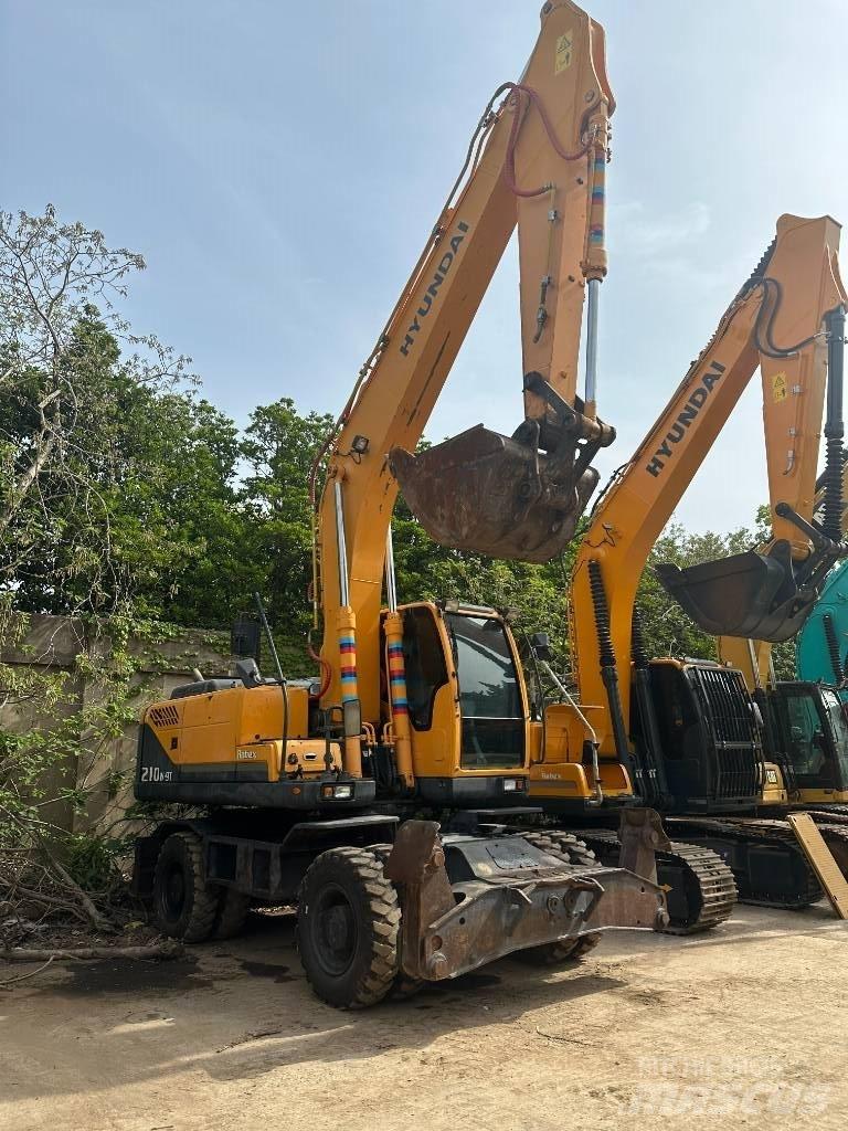 Hyundai R210W-9 Hjulgrävare