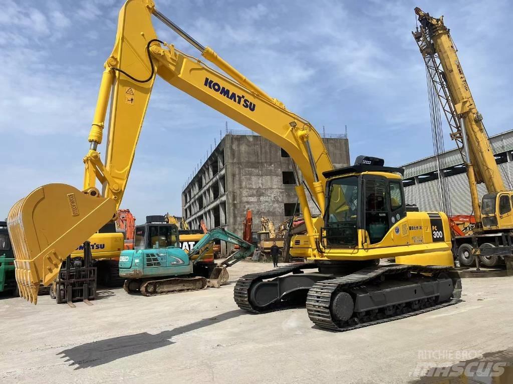 Komatsu PC 300 Bandgrävare