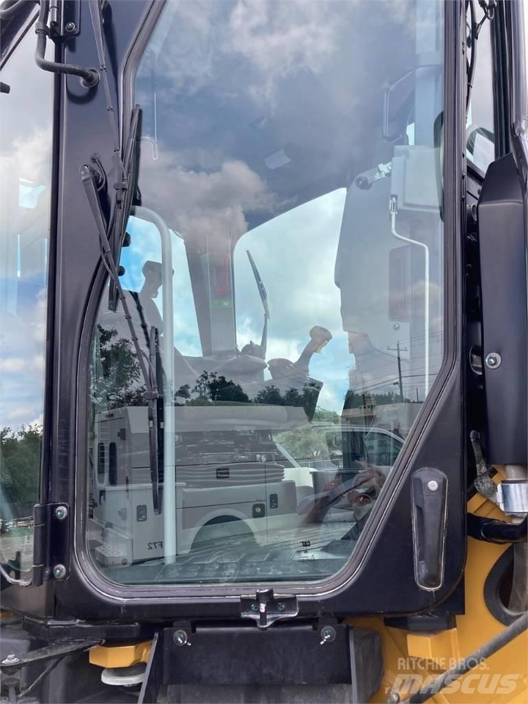 CAT 12 M 3 Väghyvlar