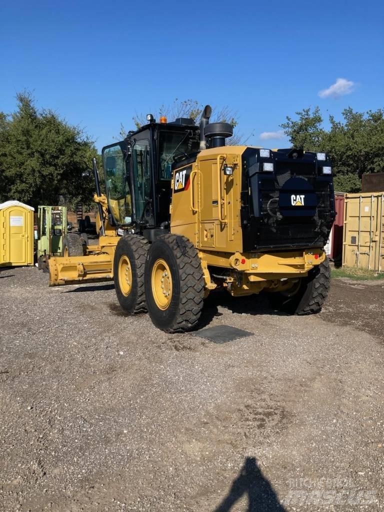 CAT 12 M 3 Väghyvlar