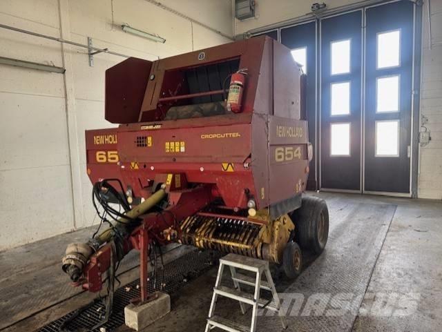 New Holland 654 Rundbalspressar