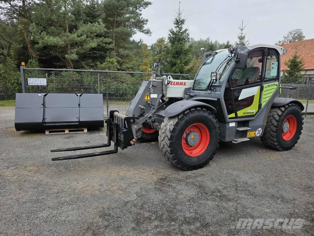 CLAAS Scorpion 7044 Redskapsbärare för lantbruk
