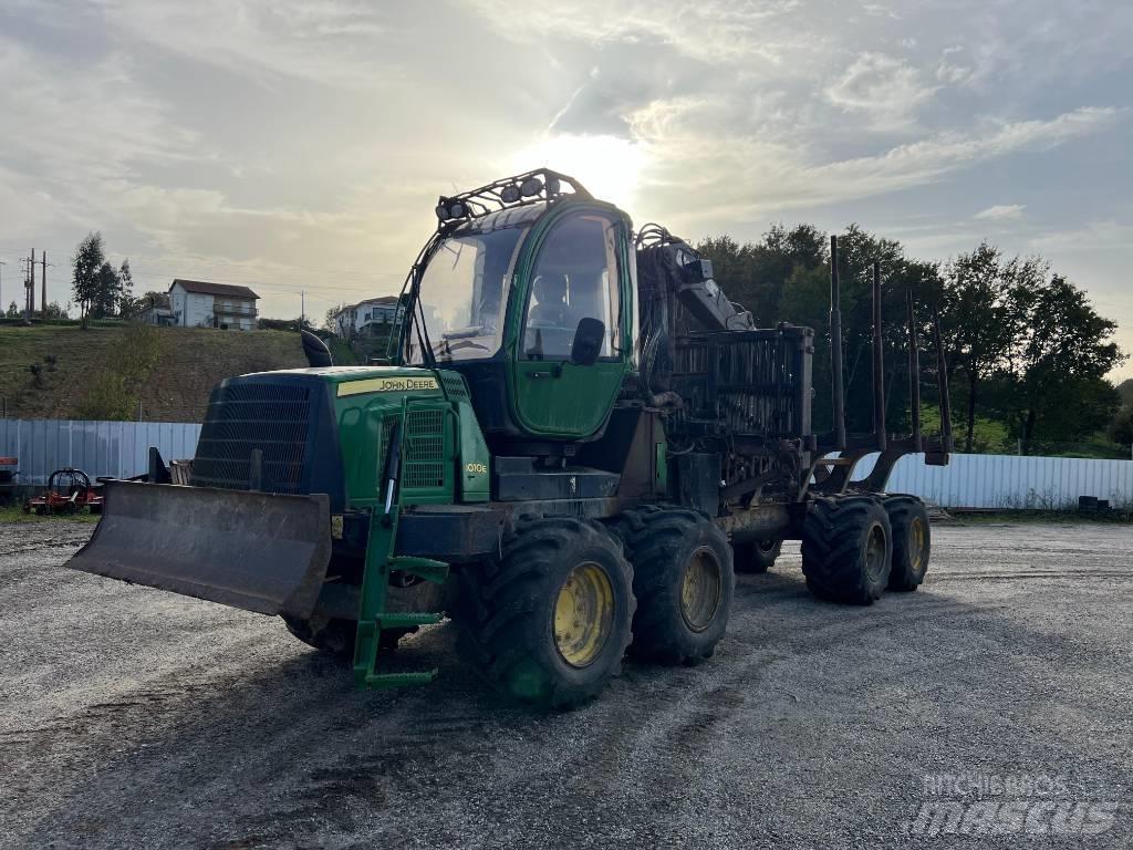 John Deere 1010 E Skotare