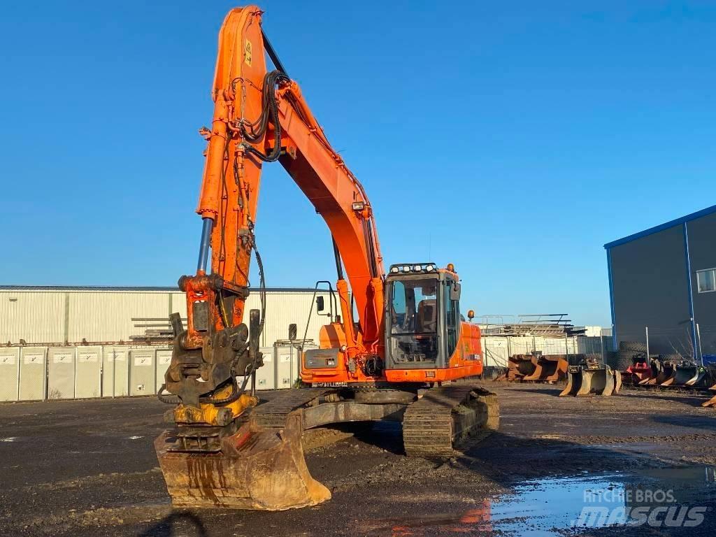 Doosan DX 255 LC Bandgrävare