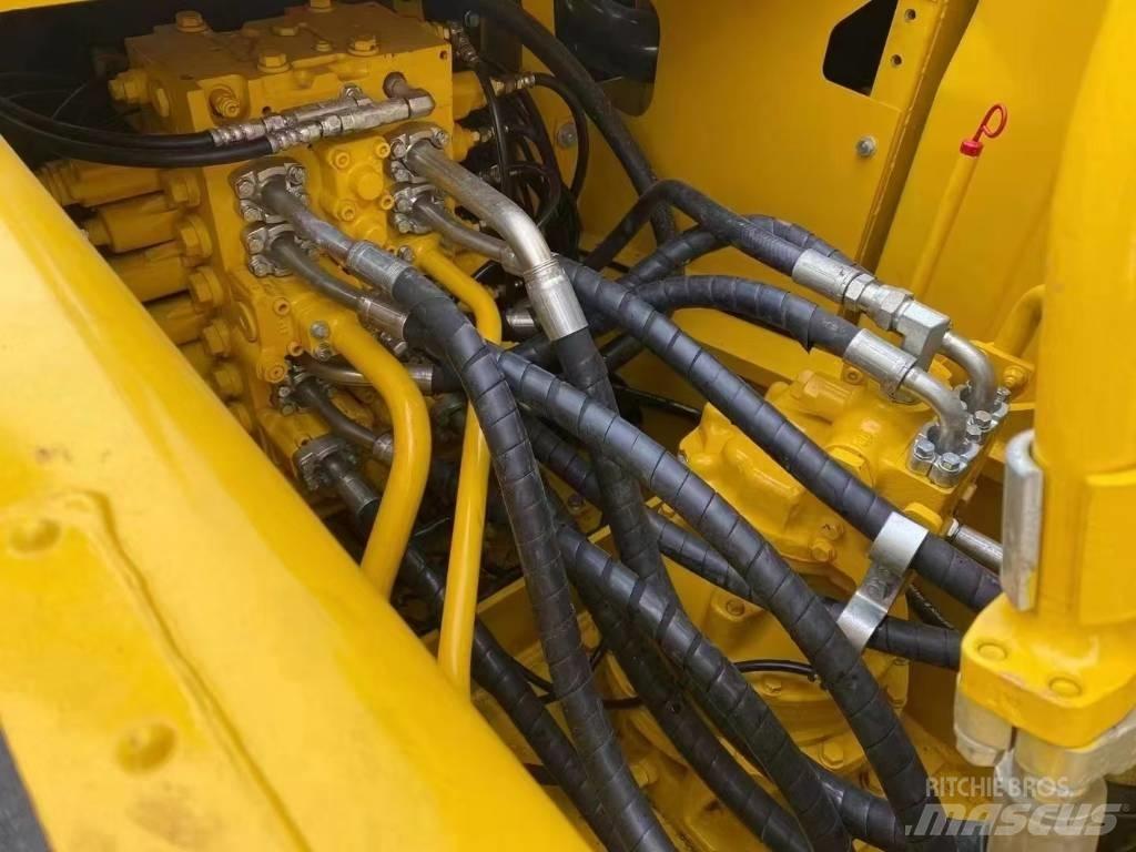 Komatsu 200-8 Bandgrävare