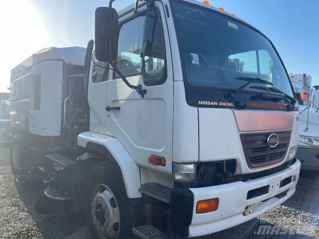 UD 3300 Sopmaskiner
