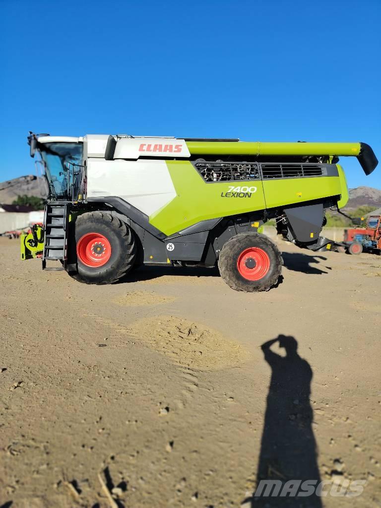 CLAAS Lexion 7400 Skördetröskor