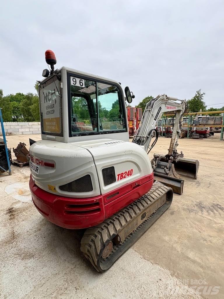 Takeuchi TB 240 Minigrävare < 7t