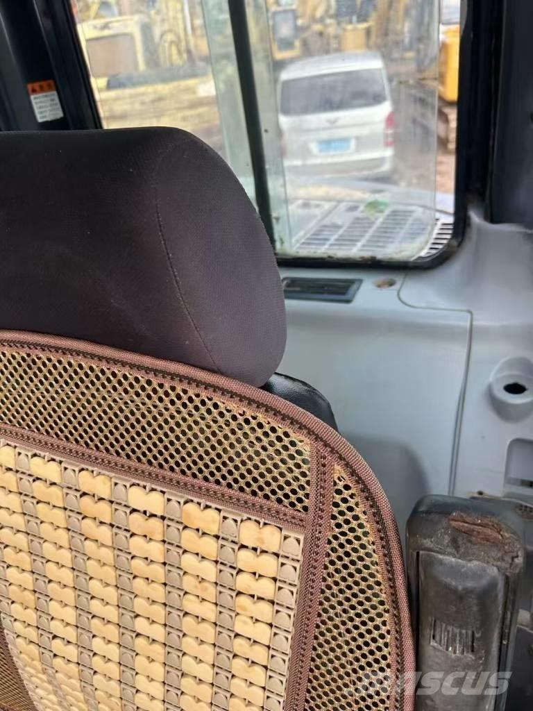 Komatsu PC 128 US Bandgrävare