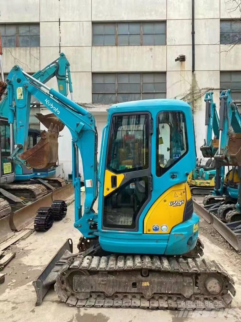 Kubota U 25 Minigrävare < 7t