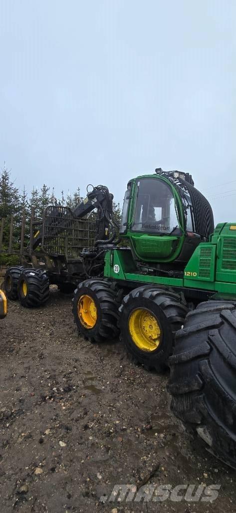 John Deere 1210 E Skotare
