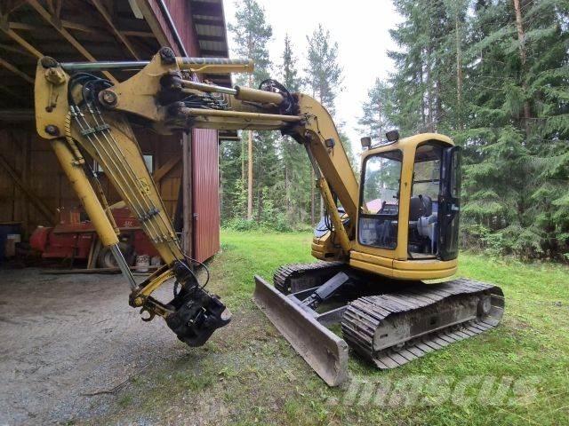 Komatsu PC75 UU Bandgrävare