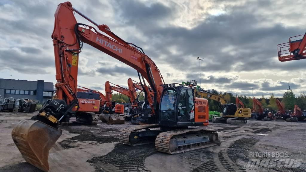 Hitachi ZX225USRLC-6 Bandgrävare