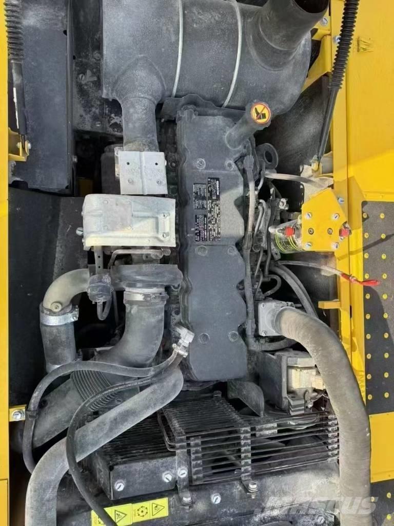 Komatsu PC 220 Bandgrävare