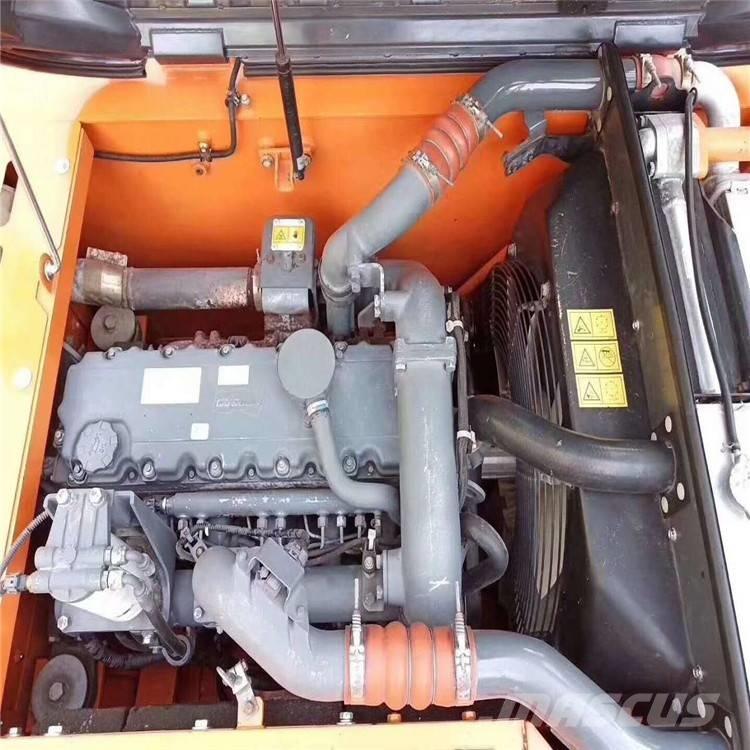 Doosan DX 225 Bandgrävare
